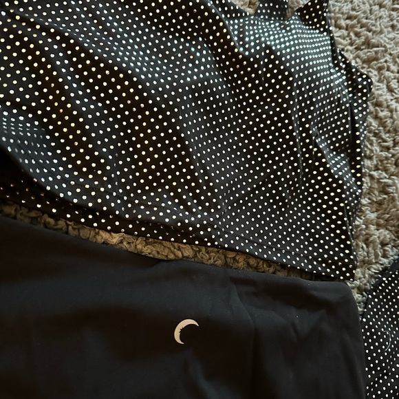 Set of 2- Zyia Polka Dot Retro Activewear - silver shine - Picture 2 of 2